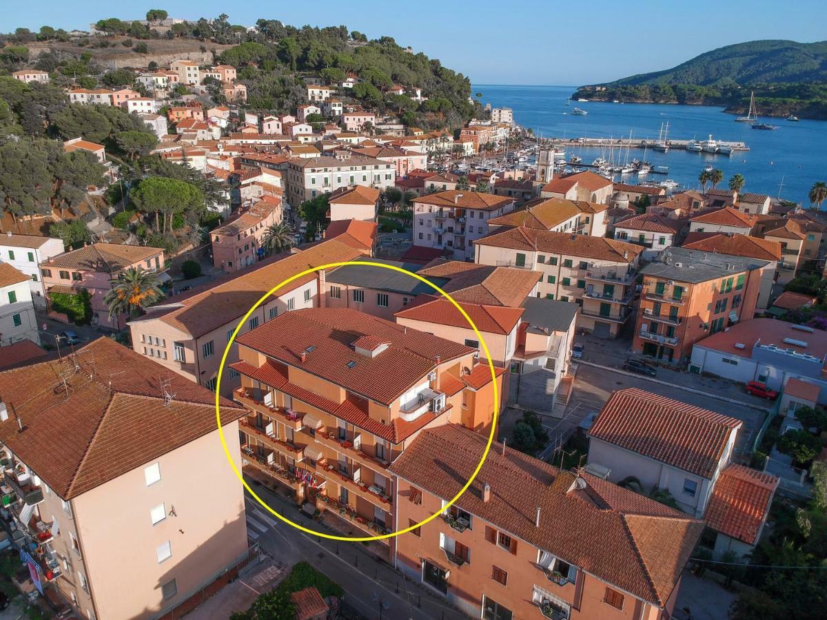 Hotel Due Torri Porto Azzurro Exterior foto